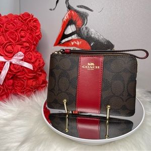 NWT 🏷️ Corner Zip Wristlet In Red and Signature Canvas
